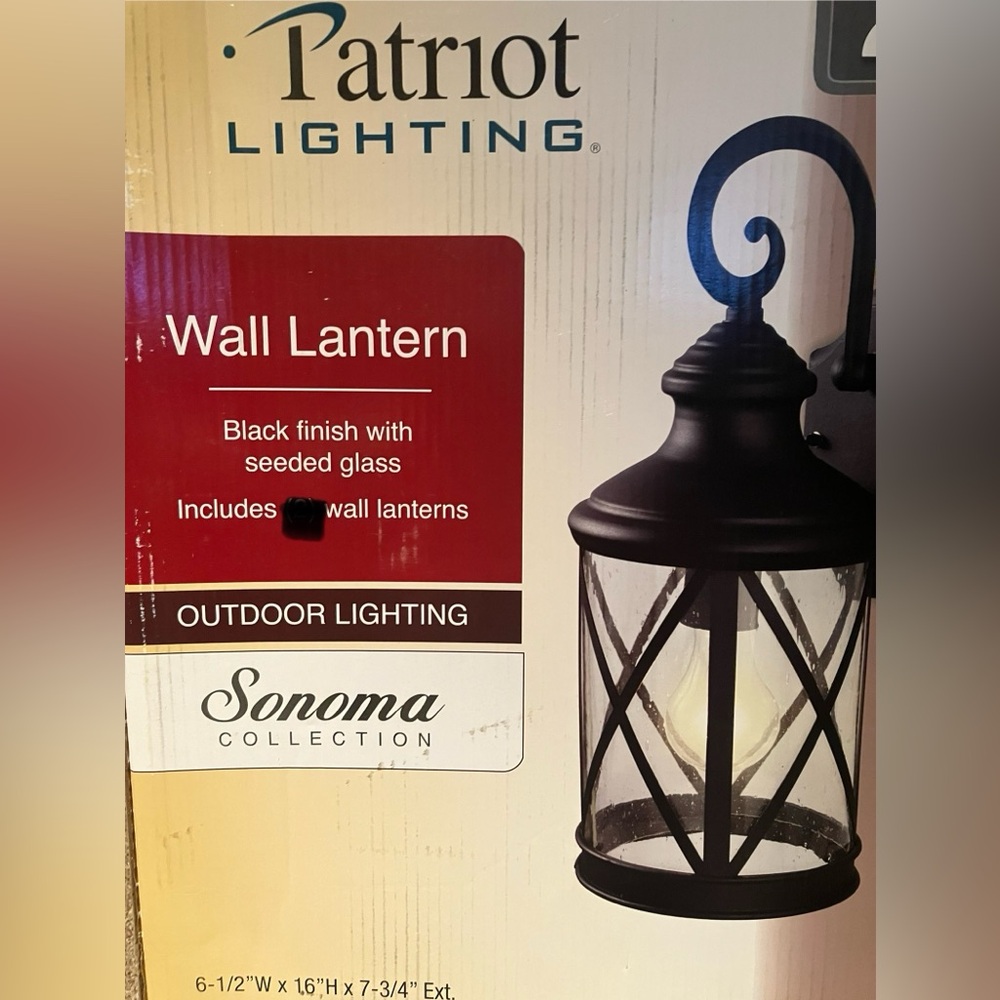 Sonoma collections Outdoor Wall Lantern Black Finish with Seeded Glass New